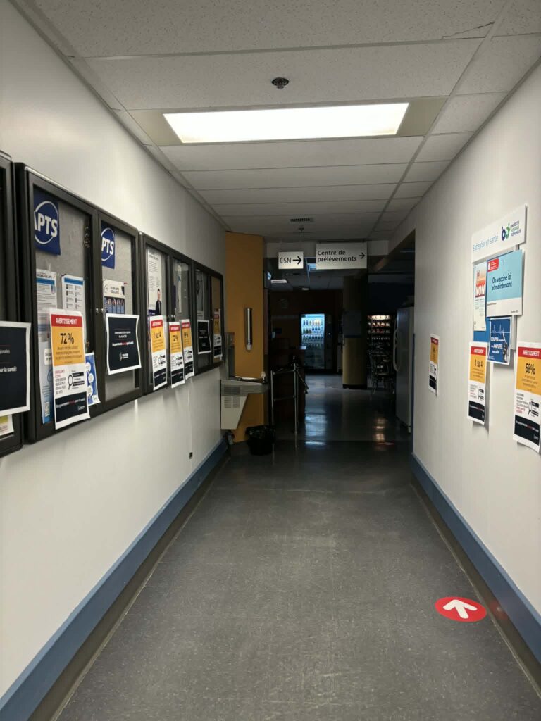 Peut être une image de hôpital