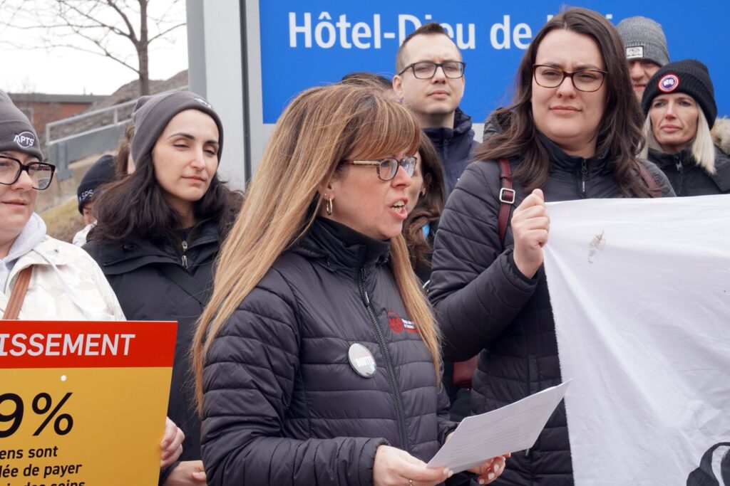 Peut être une image de une ou plusieurs personnes et texte : « APTS Hôtel-D Hôtel-Dude Diu u de ISSEMENT 9% ens sont ée de payer MRV »